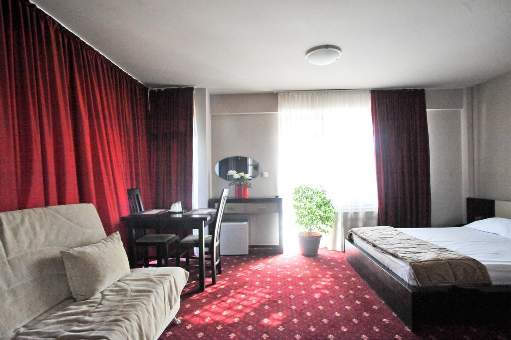 Pensiunea Novis Iasi Exterior photo